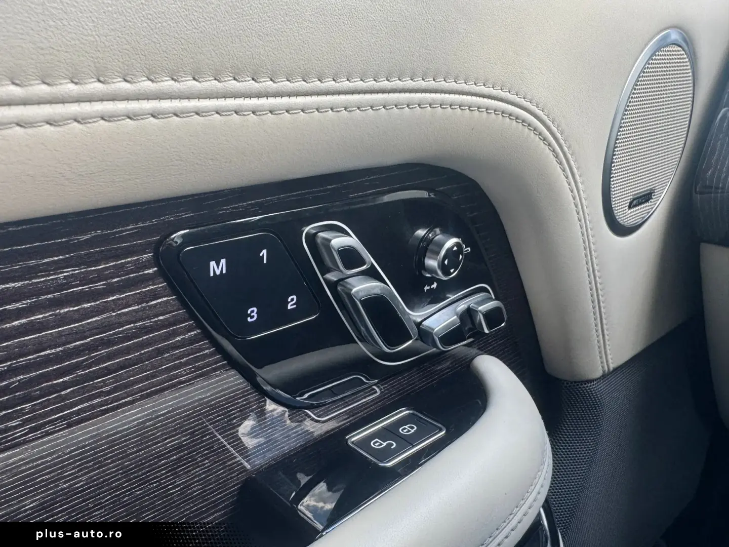Land-Rover Range-Rover-Vogue