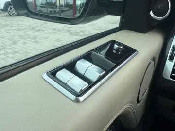 Land-Rover Range-Rover-Vogue