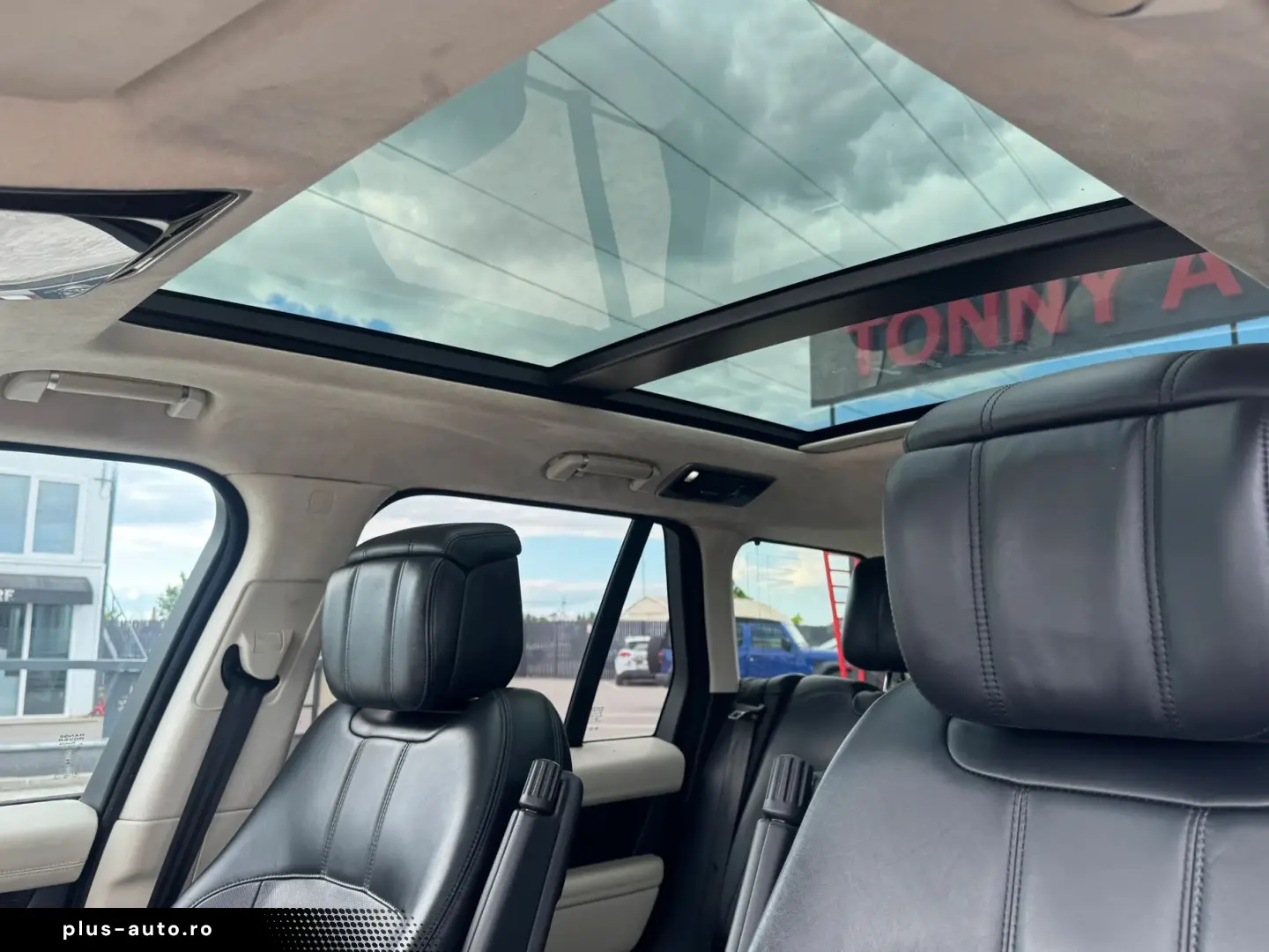Land-Rover Range-Rover-Vogue