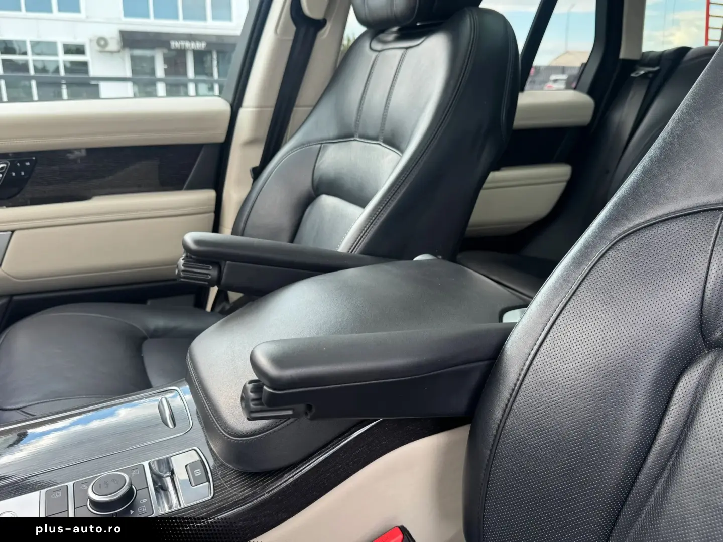 Land-Rover Range-Rover-Vogue