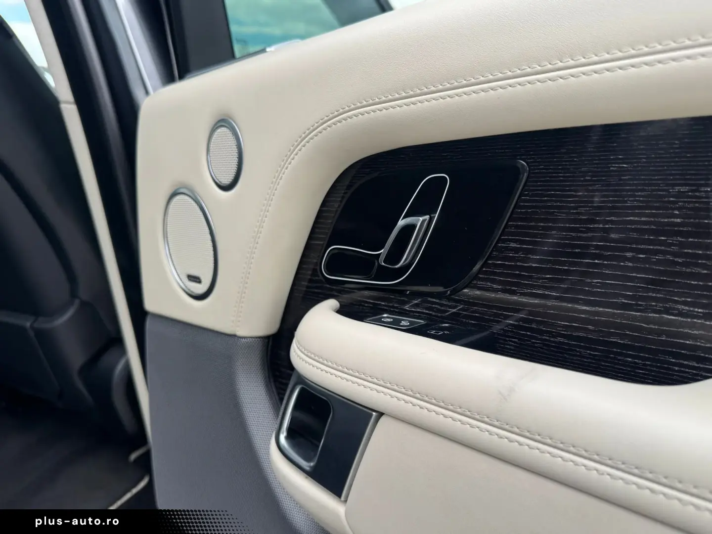 Land-Rover Range-Rover-Vogue