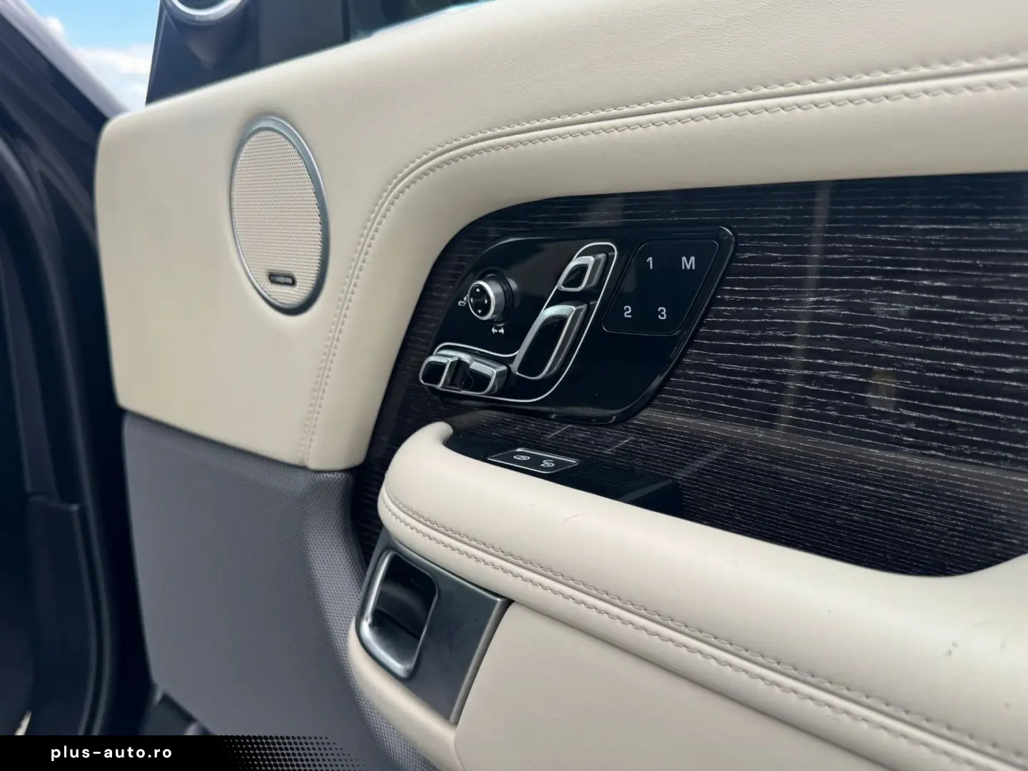 Land-Rover Range-Rover-Vogue