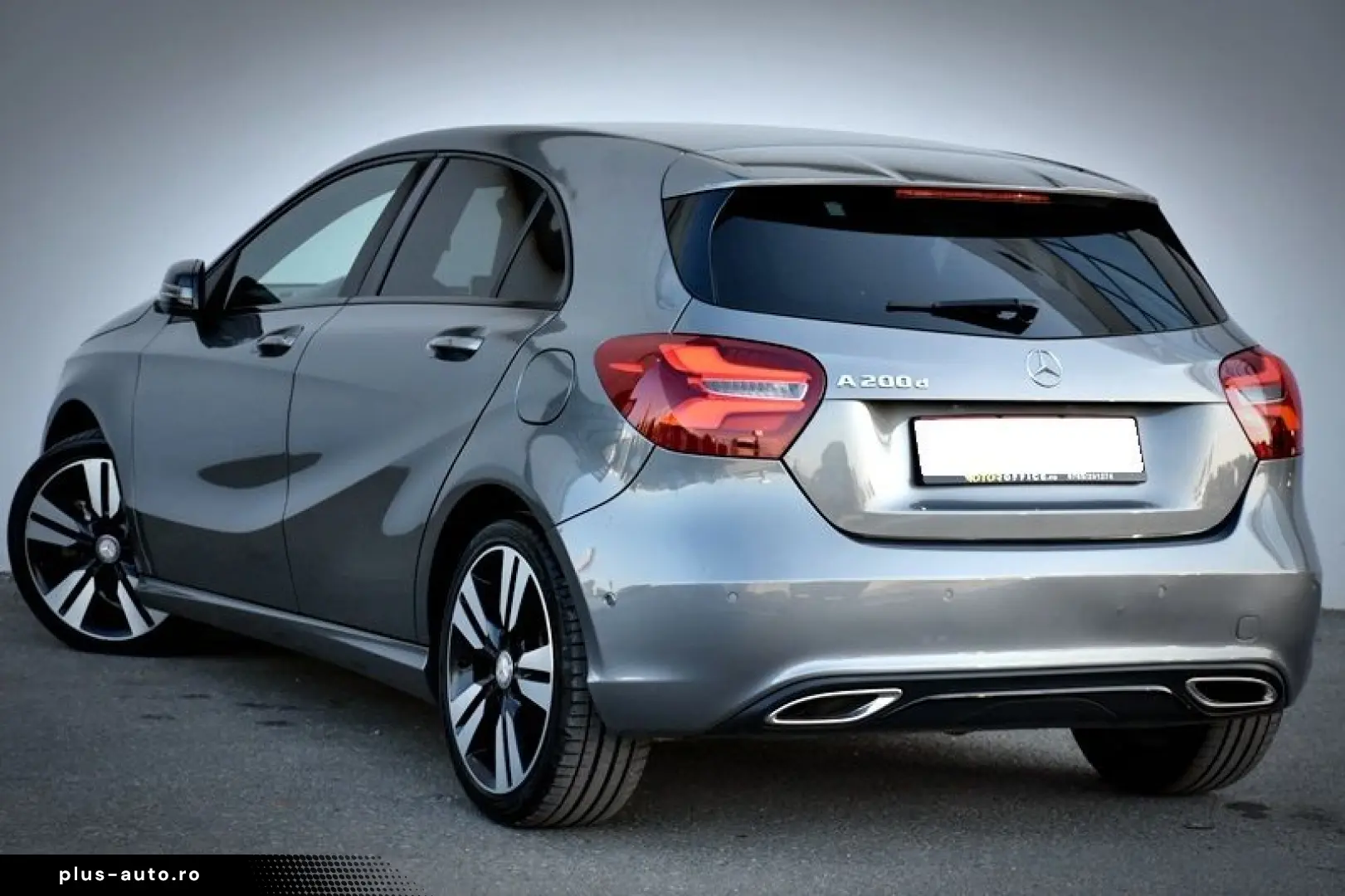 Mercedes-Benz A-200