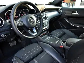 Mercedes-Benz A-200
