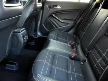 Mercedes-Benz A-200