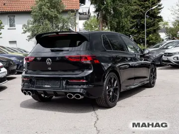 VW Golf VIII R Performance 2 0 TSI 4MOT LED  H&K Na