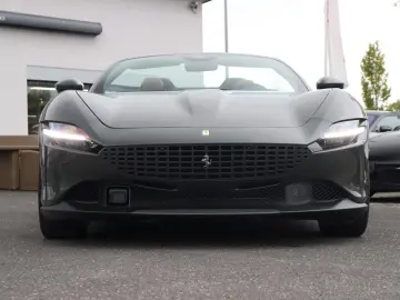 FERRARI Roma Spider  GRIGIO SCURO SITZBELÜFT JBL NACKENW