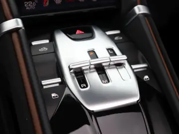 FERRARI Roma Spider  GRIGIO SCURO SITZBELÜFT JBL NACKENW