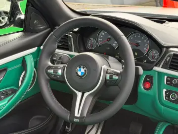 BMW M4 Cabrio DKG Competition FROZEN DRIVER`S HUD