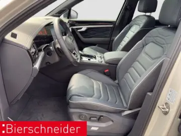VW Touareg 3.0 TDI R-Line AHK PANO STAND HuD