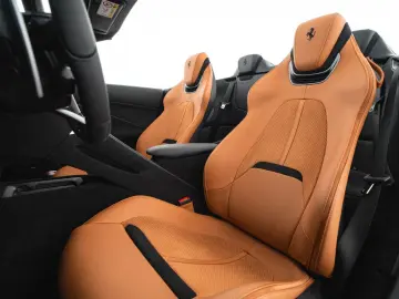 FERRARI Roma 3.9 T V8 Spider DCT