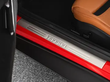 FERRARI Roma 3.9 T V8 Spider DCT