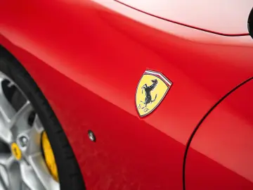 FERRARI Roma 3.9 T V8 Spider DCT