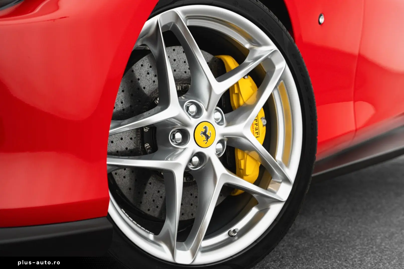 FERRARI Roma 3.9 T V8 Spider DCT