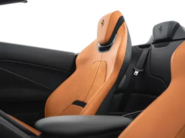 FERRARI Roma 3.9 T V8 Spider DCT