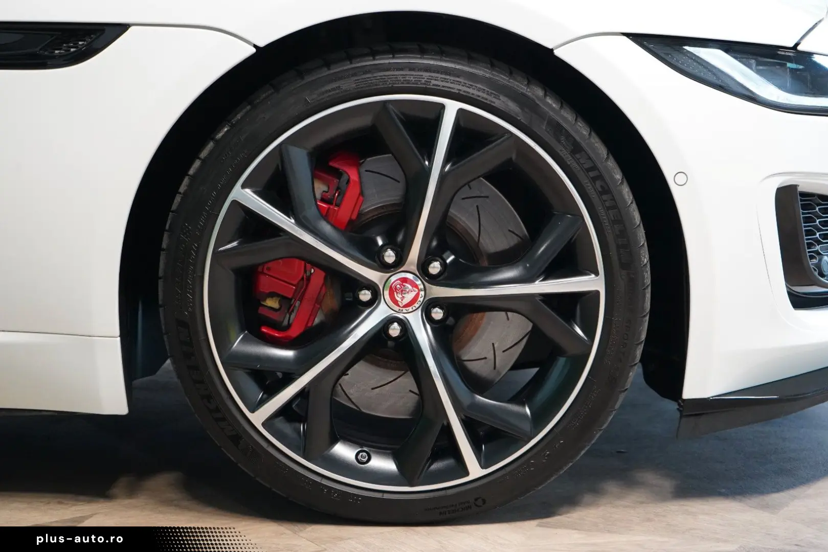 JAGUAR F-Type P450 CONVERTIBLE R-DYNAMIC 56.612€ NETTO