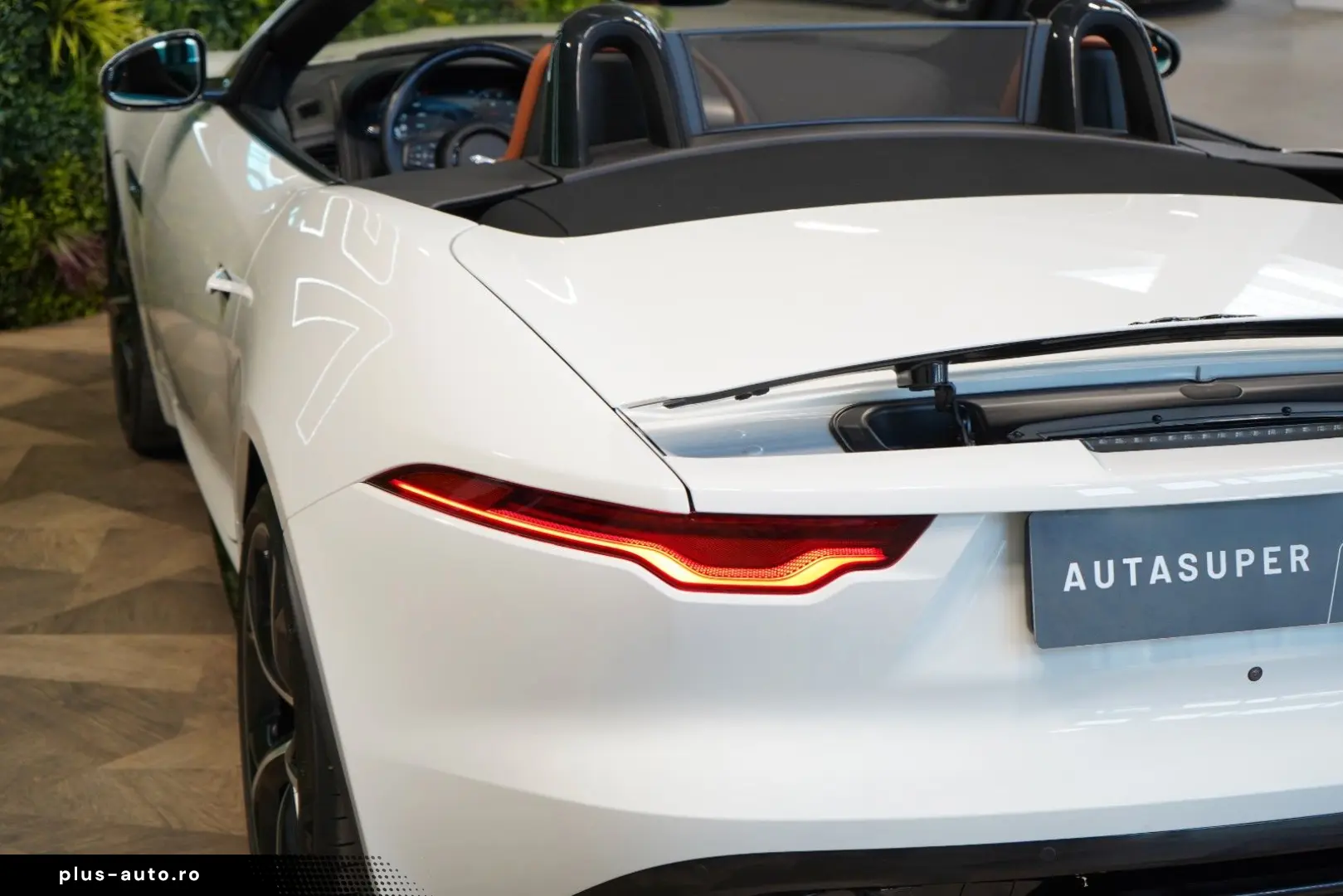 JAGUAR F-Type P450 CONVERTIBLE R-DYNAMIC 56.612€ NETTO
