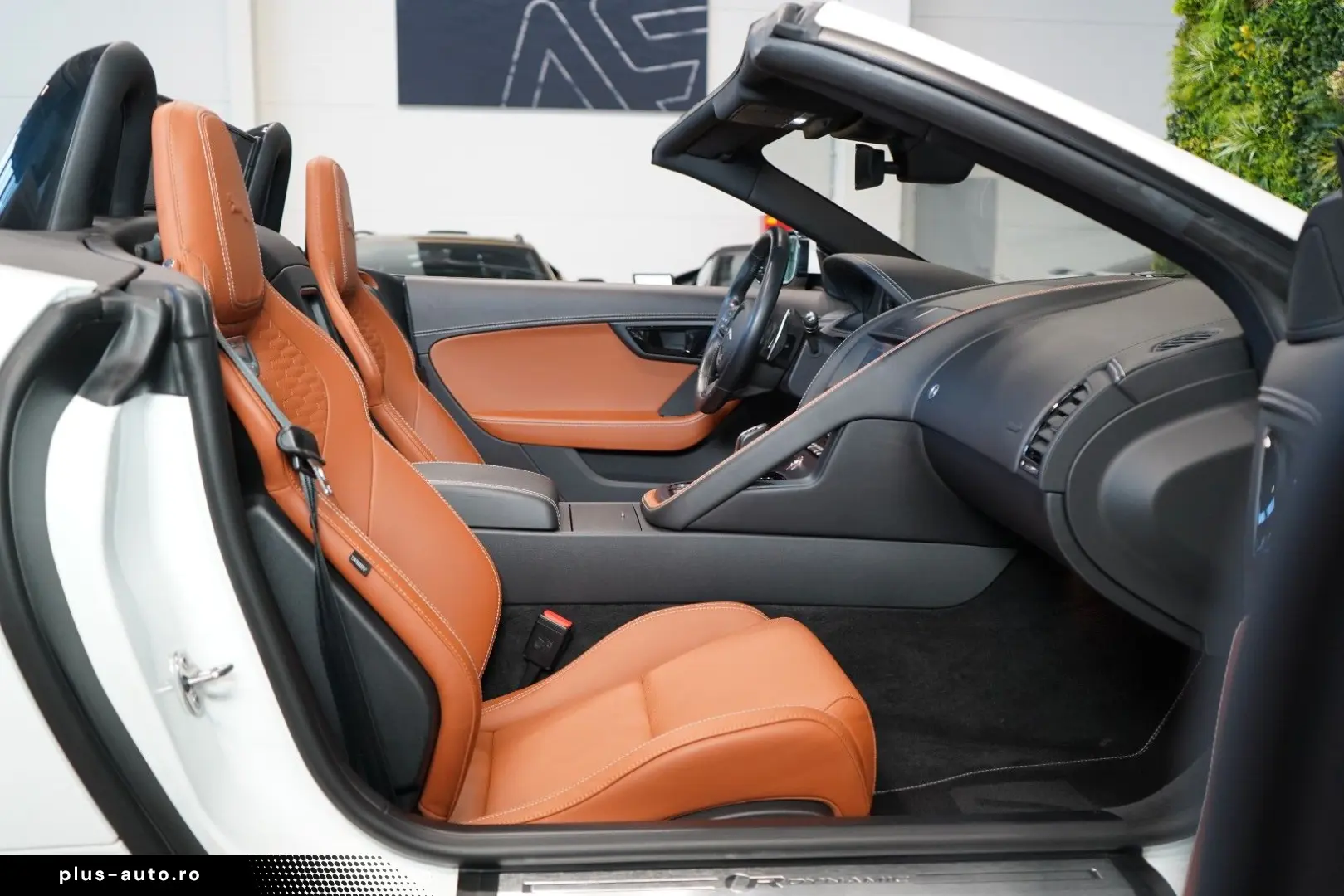 JAGUAR F-Type P450 CONVERTIBLE R-DYNAMIC 56.612€ NETTO