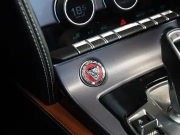 JAGUAR F-Type P450 CONVERTIBLE R-DYNAMIC 56.612€ NETTO