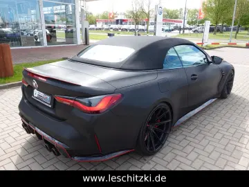 BMW M4 Cabrio xDrive Competition Foliert