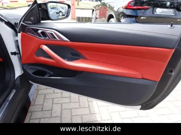 BMW M4 Cabrio xDrive Competition Foliert