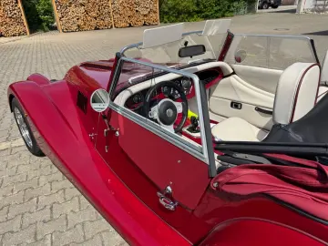 MORGAN Plus 4 - Automatik EZ 2025