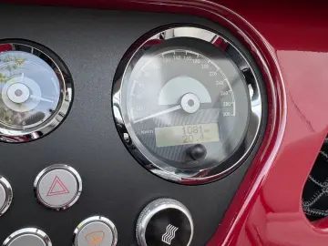 MORGAN Plus 4 - Automatik EZ 2025