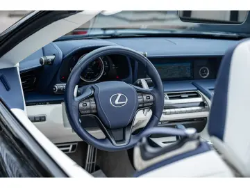 LEXUS LC 500 Cabrio Bespoke Build Touring-Paket adapt.