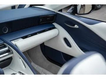 LEXUS LC 500 Cabrio Bespoke Build Touring-Paket adapt.
