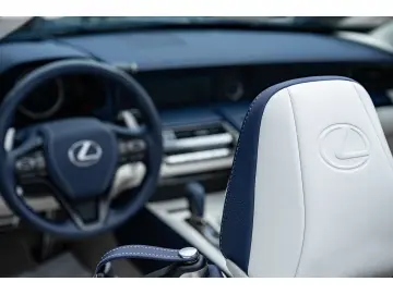 LEXUS LC 500 Cabrio Bespoke Build Touring-Paket adapt.