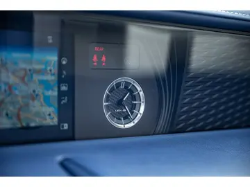 LEXUS LC 500 Cabrio Bespoke Build Touring-Paket adapt.