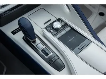 LEXUS LC 500 Cabrio Bespoke Build Touring-Paket adapt.