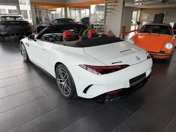 MERCEDES-BENZ SL 63 AMG Dynamic Plus