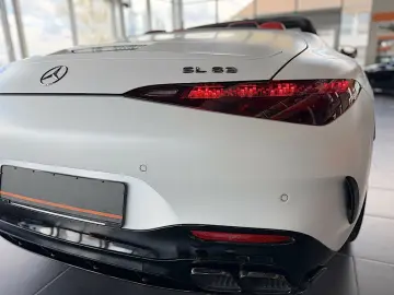 MERCEDES-BENZ SL 63 AMG Dynamic Plus