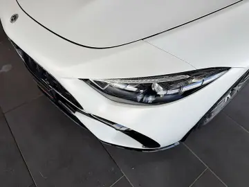 MERCEDES-BENZ SL 63 AMG Dynamic Plus