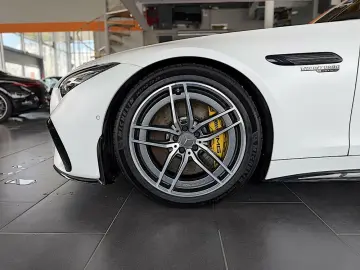 MERCEDES-BENZ SL 63 AMG Dynamic Plus