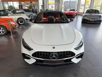 MERCEDES-BENZ SL 63 AMG Dynamic Plus