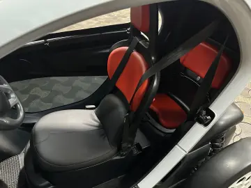 Renault Twizy 2014 •Se poate conduce de la 16Ani•