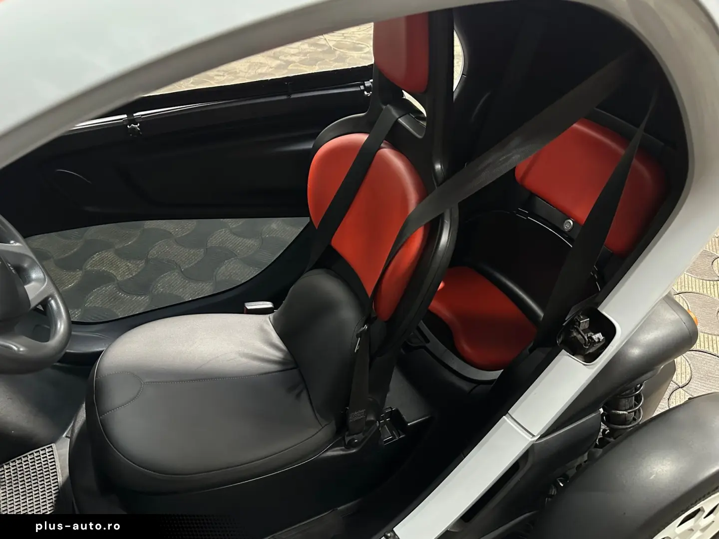 Renault Twizy 2014 •Se poate conduce de la 16Ani•