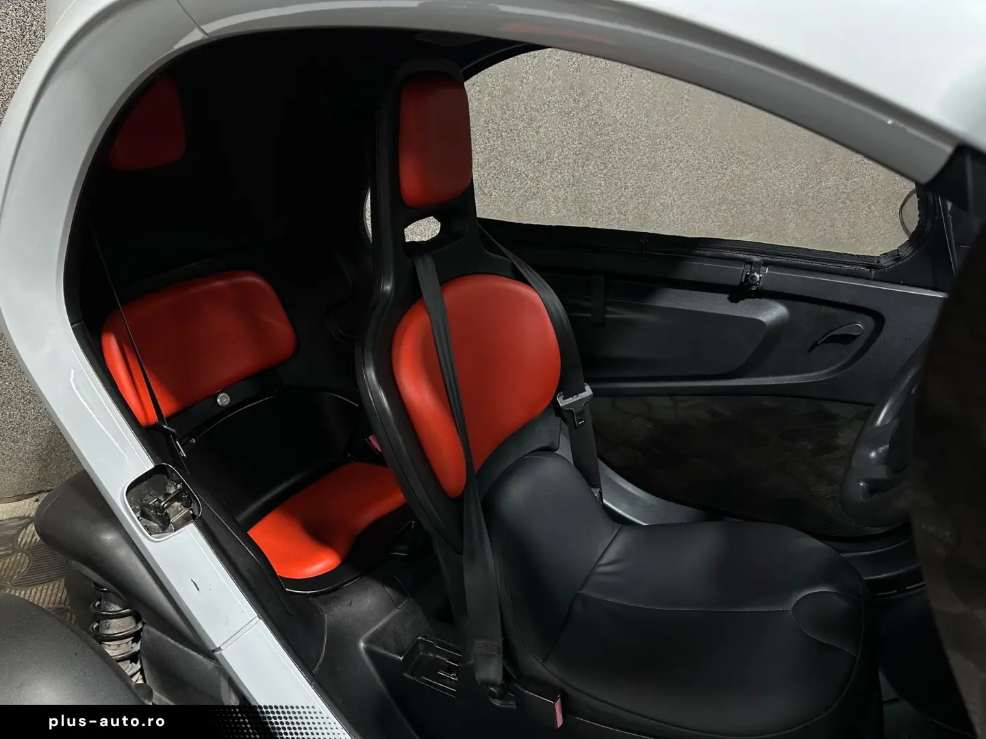 Renault Twizy 2014 •Se poate conduce de la 16Ani•