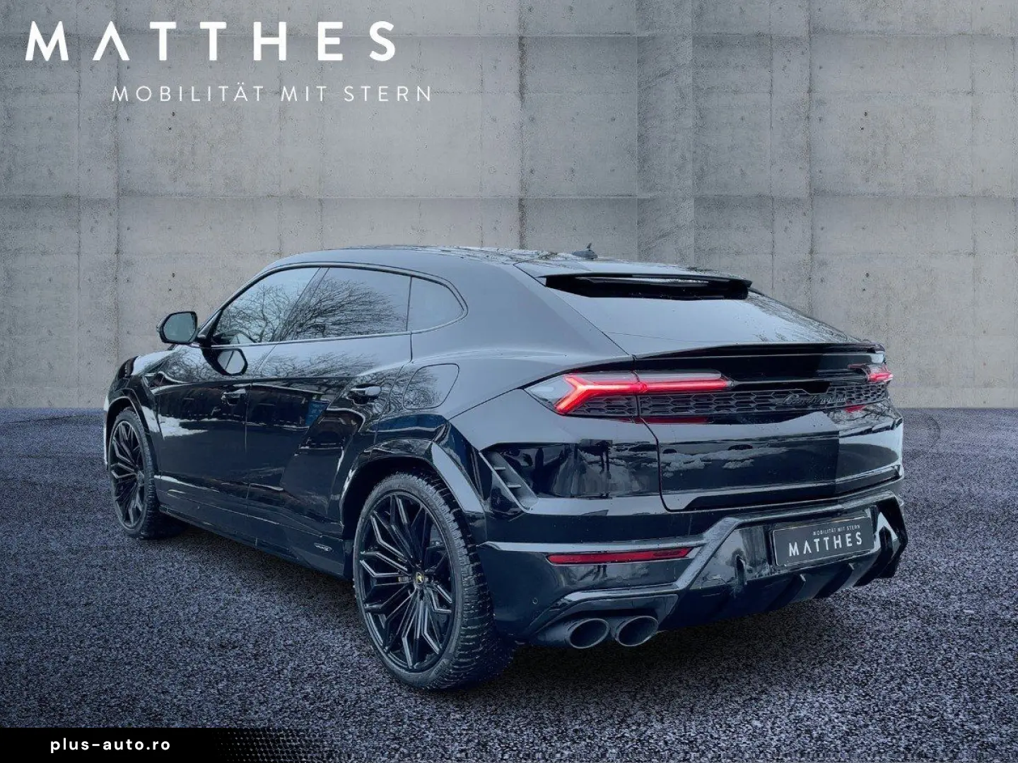 LAMBORGHINI URUS SE Dark-Package Pano B&O-Sound