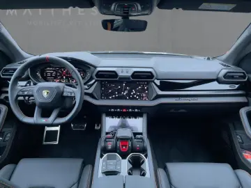 LAMBORGHINI URUS SE Dark-Package Pano B&O-Sound