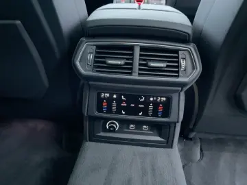 LAMBORGHINI URUS SE Dark-Package Pano B&O-Sound