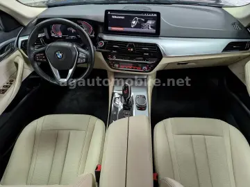 BMW 520d xDrive ACC DrivingAssist Kamera Leder