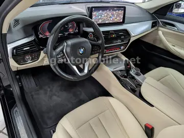 BMW 520d xDrive ACC DrivingAssist Kamera Leder