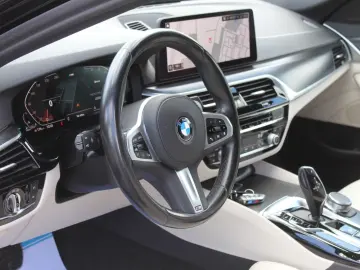 BMW 520d Tour.xDrive M Sportpaket DAB 20 Zoll Kamera