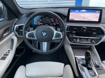 BMW 530d T xDrive M-SPORT SHADOW LASER LEDER HUD