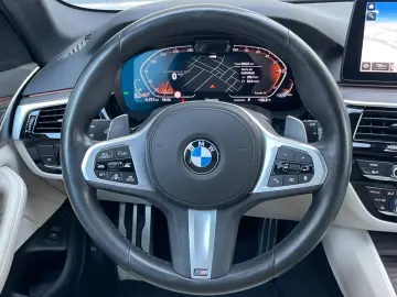 BMW 530d T xDrive M-SPORT SHADOW LASER LEDER HUD