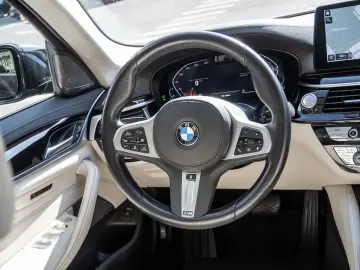 BMW 530d xDrive Luxury Line STANDHZ LEDER H K AKTIVL