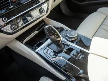 BMW 530d xDrive Luxury Line STANDHZ LEDER H K AKTIVL